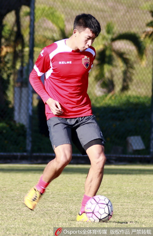 中国选手夺得滑翔伞定点世锦赛团体、个人双金