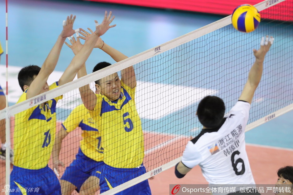 棋牌游戏注册送10元-★官方指定★--三公游戏