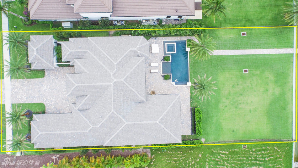 宁静的私人游艇泊位，豪宅的后花园直通碧波，随时准备开启一场海上之旅