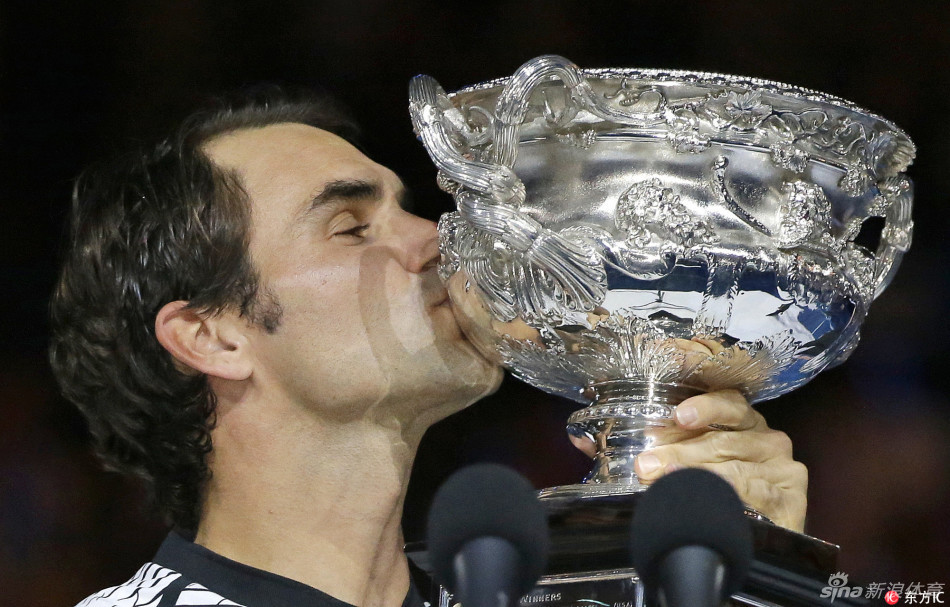 费德勒历届澳网回顾：18次参赛夺五冠、连续11年进四强