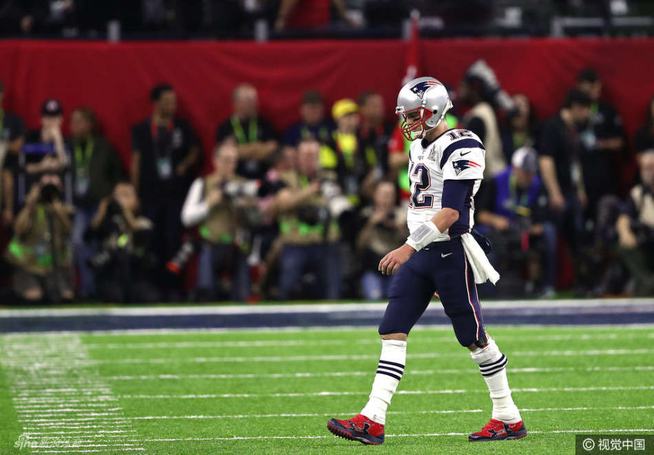 北京时间2月6日，第51届超级碗揭开大幕，爱国者超级逆转胜猎鹰。