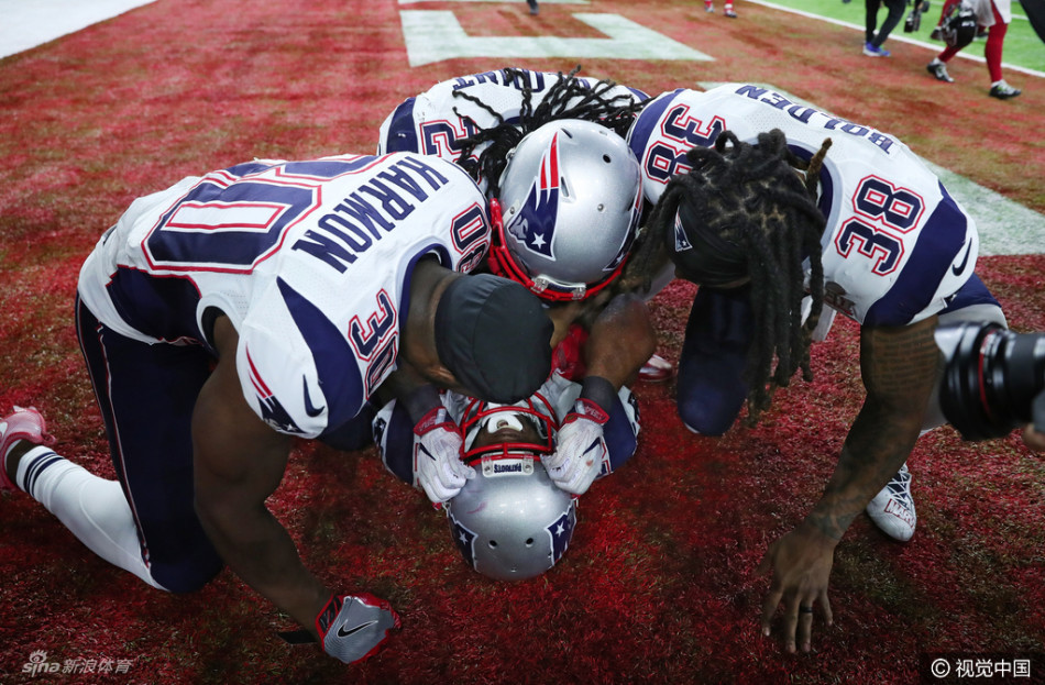 北京时间2月6日，第51届超级碗揭开大幕，爱国者超级逆转胜猎鹰。