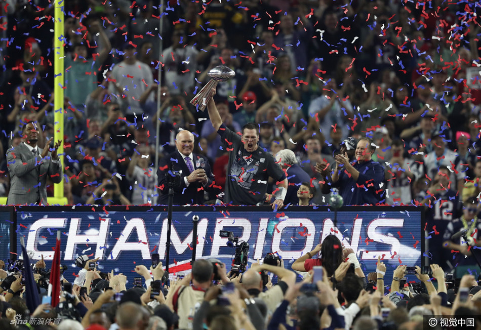 北京时间2月6日，第51届超级碗揭开大幕，爱国者超级逆转胜猎鹰。