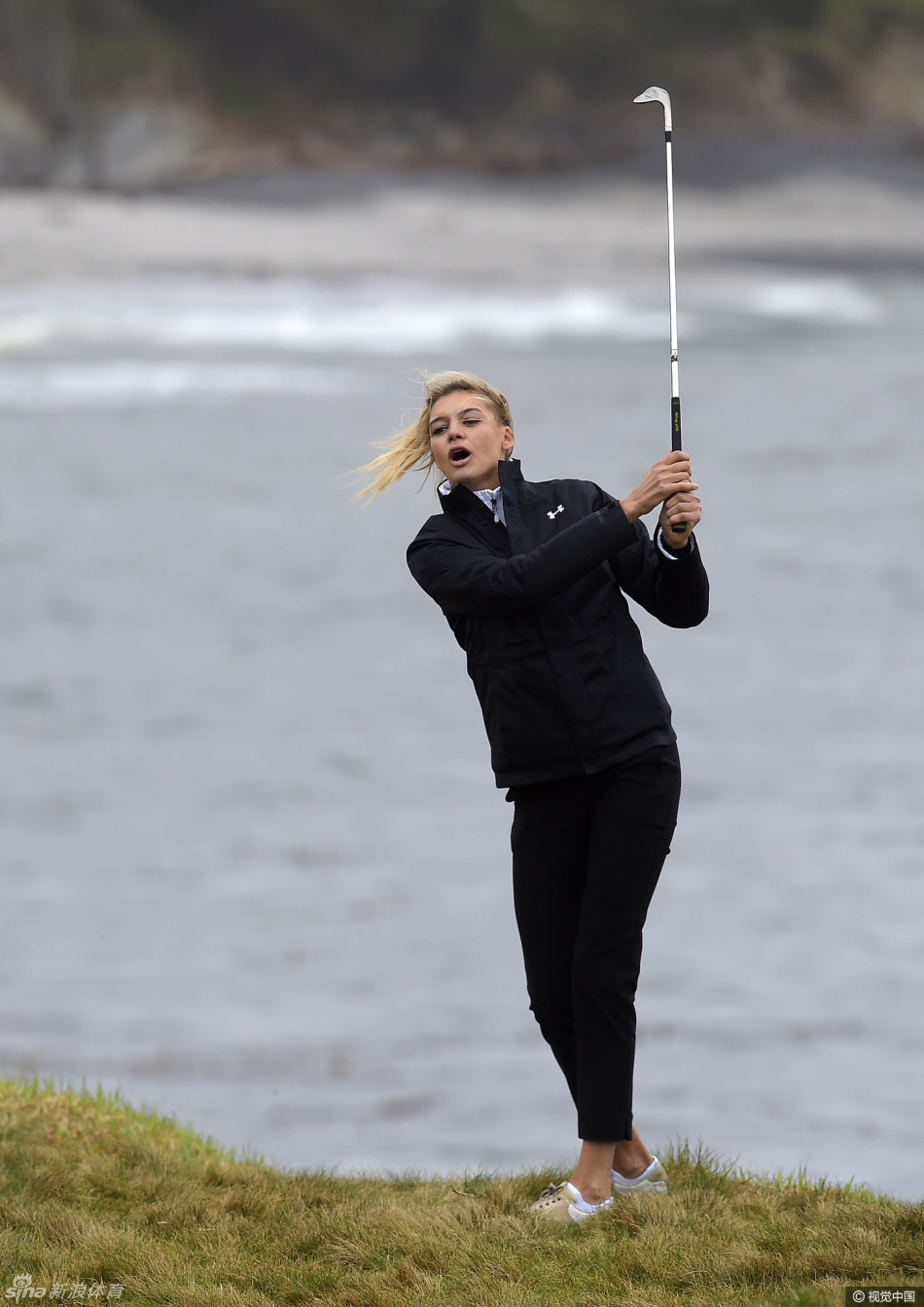 影星乔什·杜哈明潇洒挥杆：动作流畅标准，尽显成熟型男的赛场风范