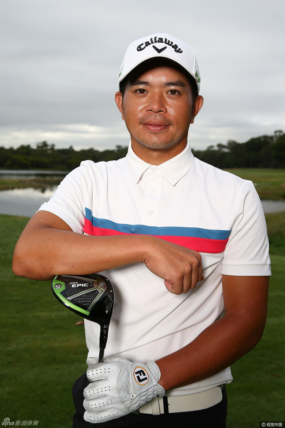 澳洲本土球星马库斯·弗雷泽在镜头前自信挥杆，展现东道主风采。