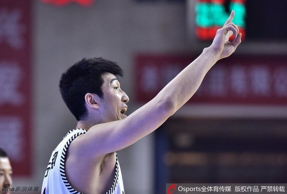 刘志轩cba女友刘希图片