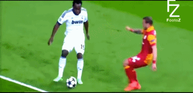 梅西c罗中枪!球星遭穿裆羞辱瞬间(gif)