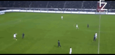 梅西c罗中枪!球星遭穿裆羞辱瞬间(gif)