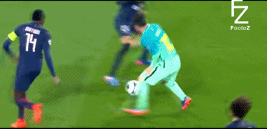 梅西c罗中枪!球星遭穿裆羞辱瞬间(gif)_高清图集_新浪