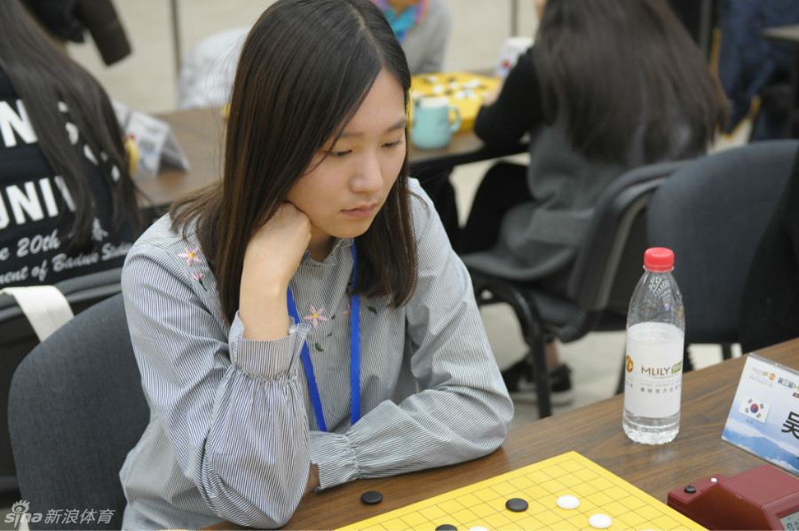 梦百合杯预选女棋手特写_高清图集_新浪网