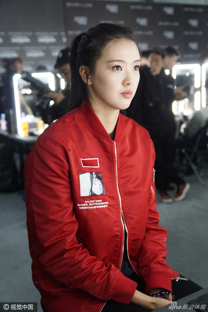 魏秋月张常宁上海时装周走秀美丽动人