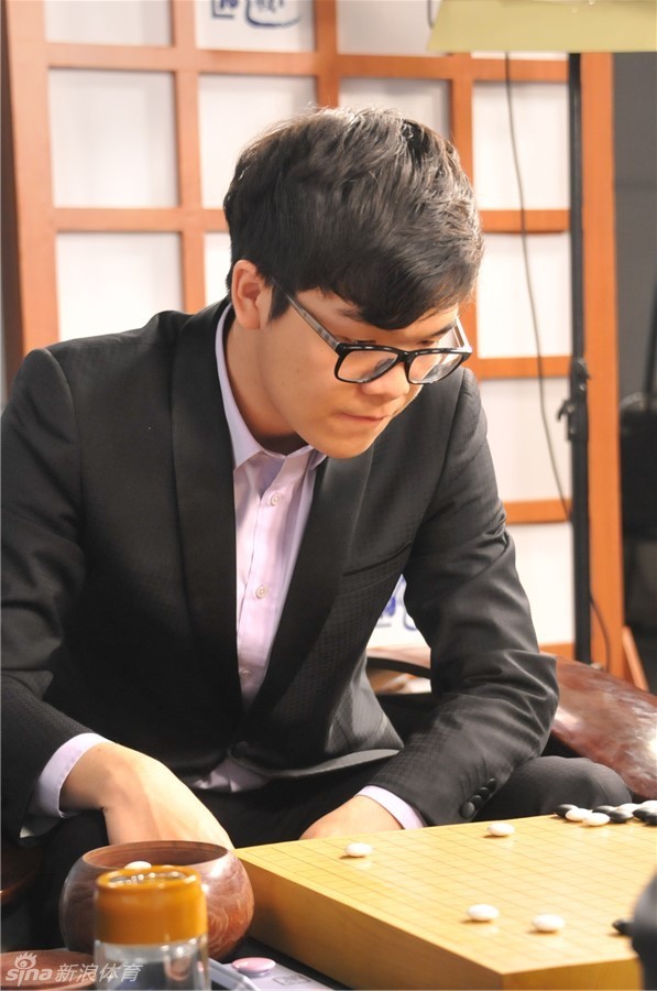 柯洁杨鼎新争夺决赛权