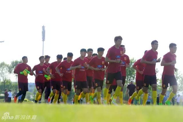 [流言板]詹姆斯生涯第3次投籃個位數但送10+助攻，前2次是10年和09年