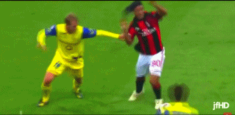 小罗那些神之穿裆过人(gif)