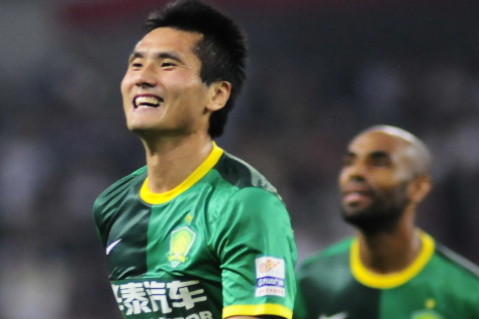 维持原判！字母哥突破对抗倒地被吹进攻犯规&雄鹿挑战失败