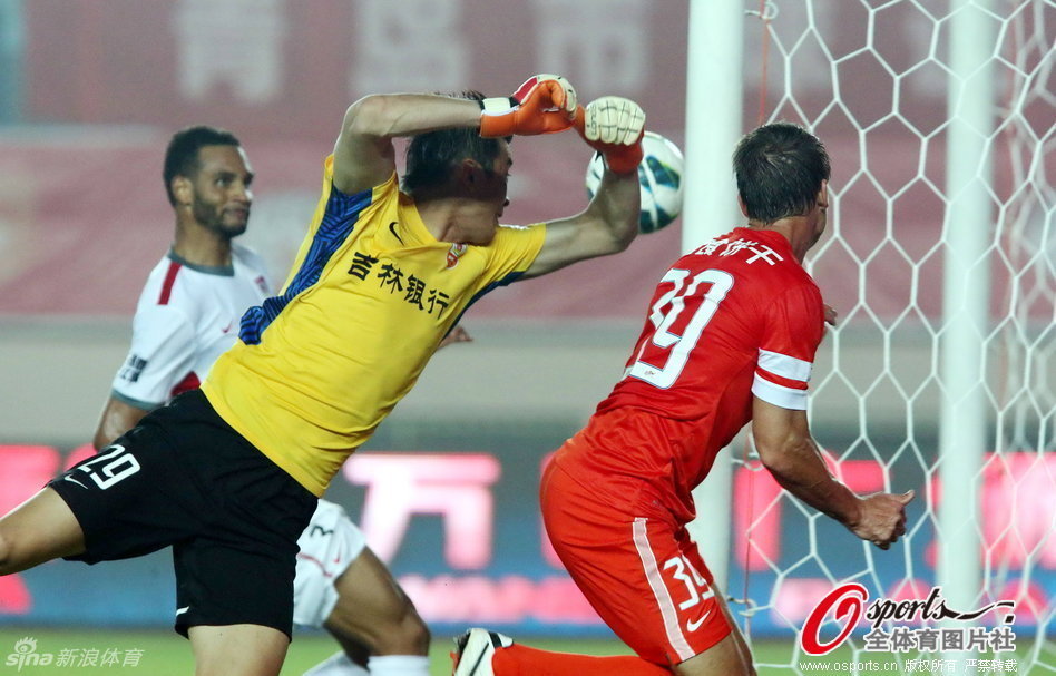 前湖人中锋遭遇入室抢劫 自卫三枪示警吓退歹徒