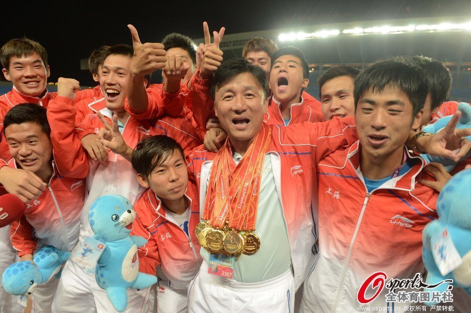 足球报：国足过往三任外教都不尽如人意，给本土教练机会可以理解