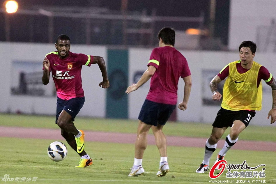 韩镕泽赛后：赢球靠全队奋不顾身地去拼，感谢球迷一年来的支持