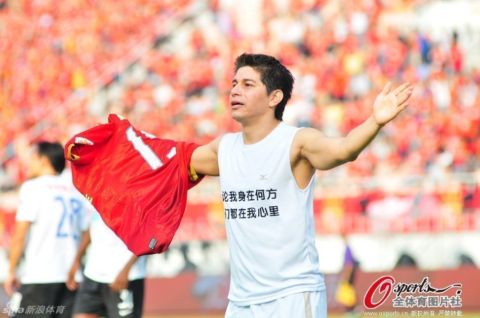 喬治：馬克西在賽后還會去進行力量訓練 這是偉大球員的做法