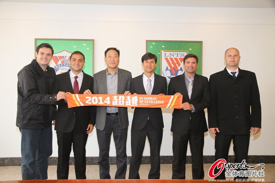 徐江：泰山给瓦科次顶薪合同，有海滨城市球队报价但他不想去