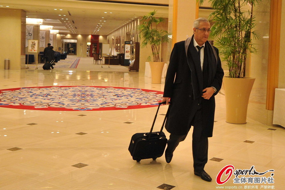 尽力局！哈克斯替补26分钟 14中9拿到21分3板2助