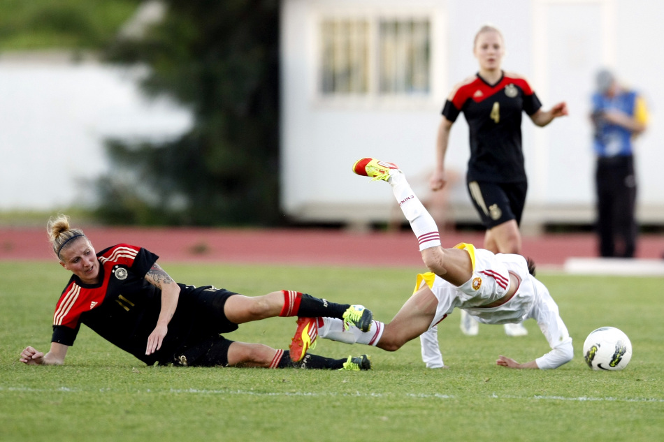 零食与赢球更配！“小辣椒”们大胜后分享快乐篮球