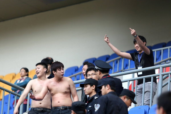 被克林根壓制坐冷板凳，楊瀚森7分出場靠速度能逆襲