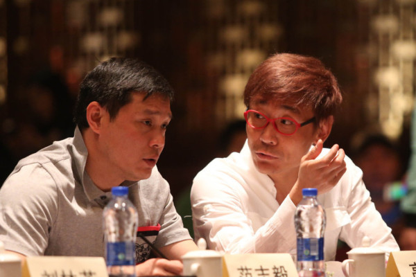 這賽季三個外援至少性格都很好，很融入了