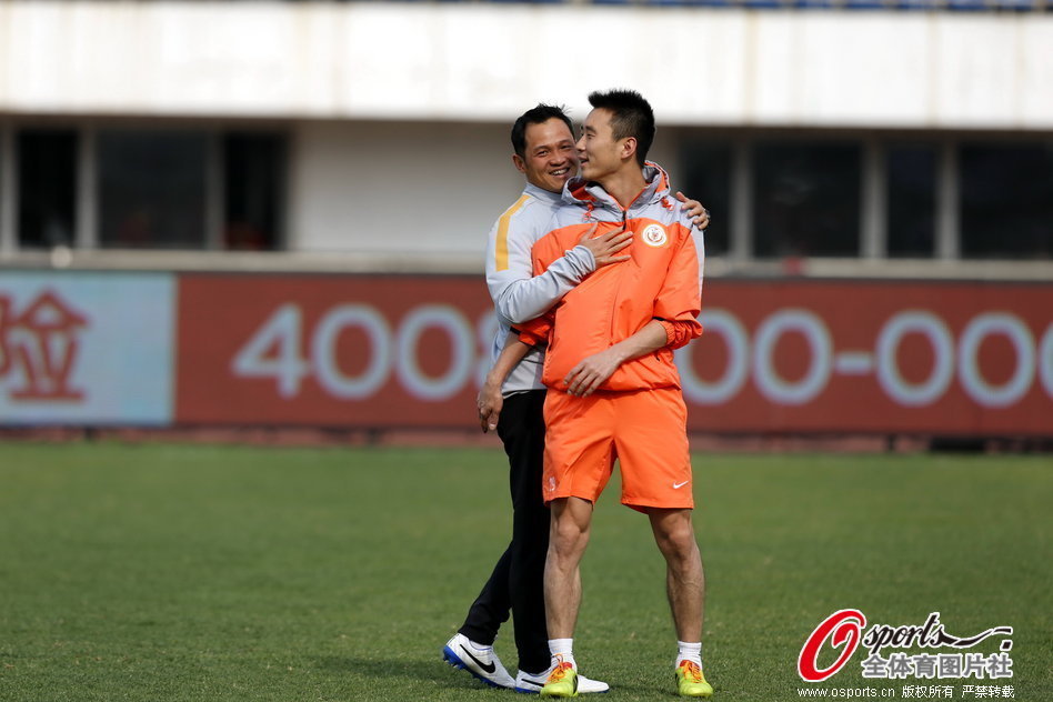 申花队1比0赢球 今年中超争冠战又是上海德比