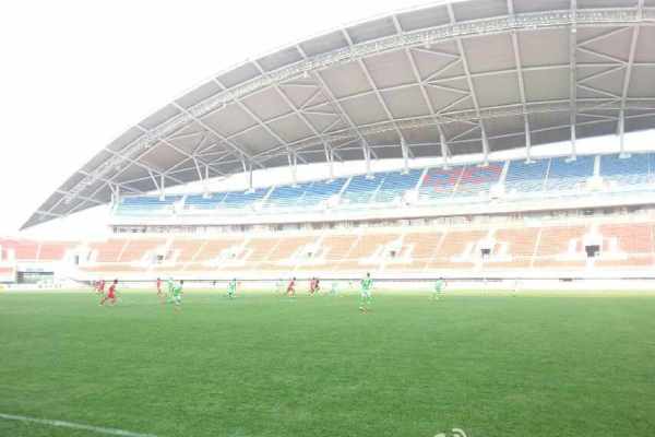 開拓者慘遭絕殺，全場球迷抱頭不敢相信，誰注意楊瀚森的舉動