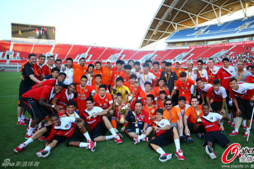 为什么Faker能把李老八打服，梅西却不能？