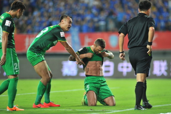 卡拉汉：执教利物浦很艰难但斯洛特做得很好，本赛季依然能争冠