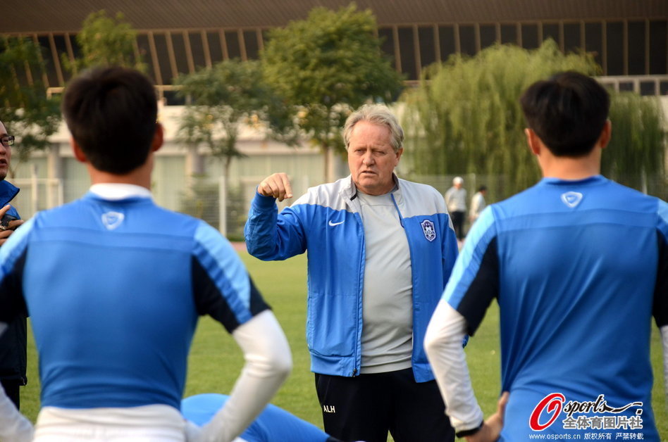 巔峰7年對比：約基奇25.7分11.9板8.8助 奧尼爾27.9分11.9板2.5帽