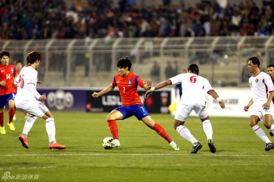 中足联携携于大宝、英超俱乐部讲师，参观中国足球训练基地