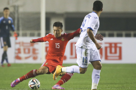 记者谈邵佳一：连续逼平海港的教练不多，若更多沉淀再带国足更好