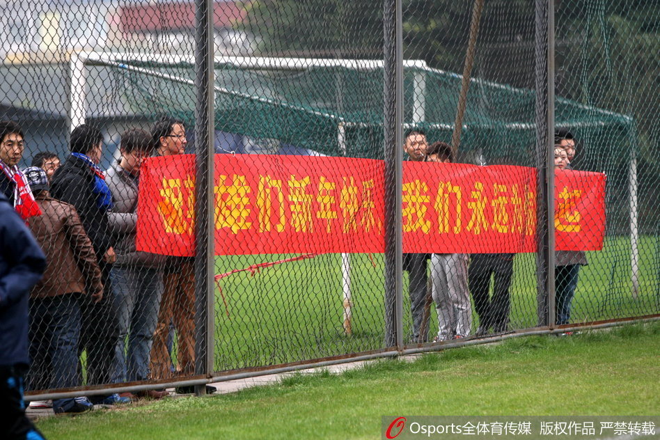 理性讨论一下，为什么T1所有位置里上单是换的最频繁的