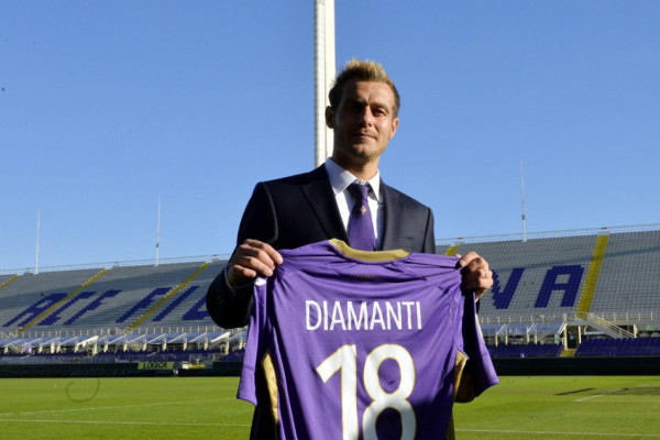 今年工資降到沒法看了。普遍就是小幾百萬