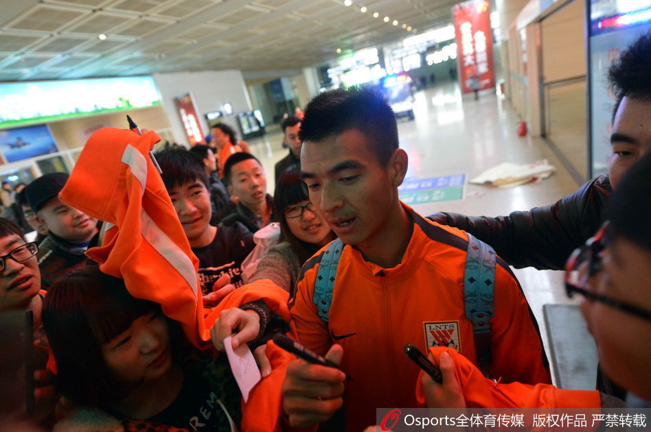 CF2怎么被壓成這個B樣了