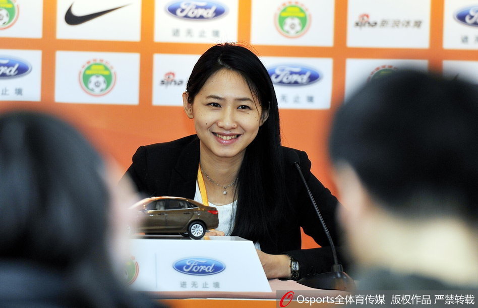 本赛季字母哥场均砍下32.3分12.6板6.3助 投篮命中率高达67.7%