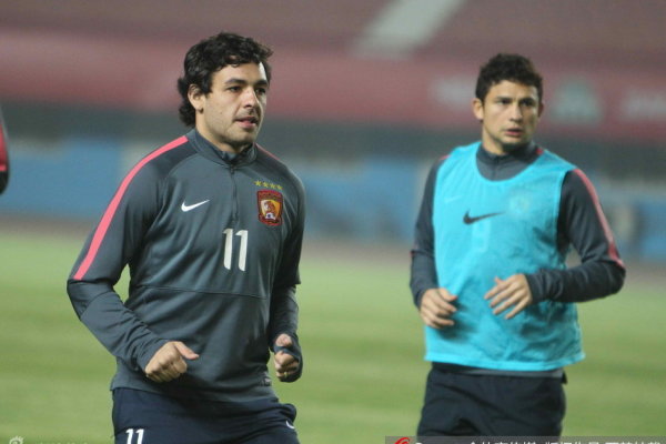 为什么Faker能把李老八打服，梅西却不能？