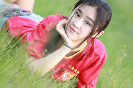 “大巴黎”球星杜埃获得2025欧洲金童奖