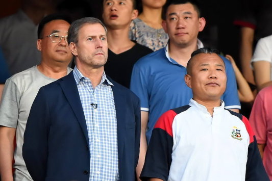 冷静一手！克莱首节替补出战5分钟 拿到5分2板1助1断