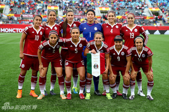 尽力局！哈克斯替补26分钟 14中9拿到21分3板2助