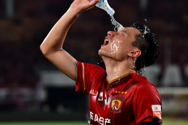 梅西附体！安东尼欧联超车后1V3吊射 10场6球2助打脸曼联+巴西队