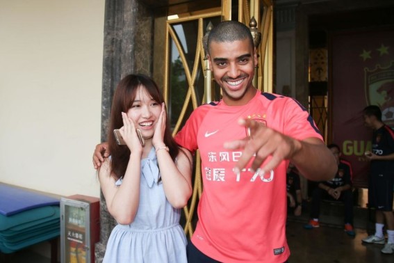 【直播】Ambition：Untara是沒有家嗎，為什么要去相赫家休息