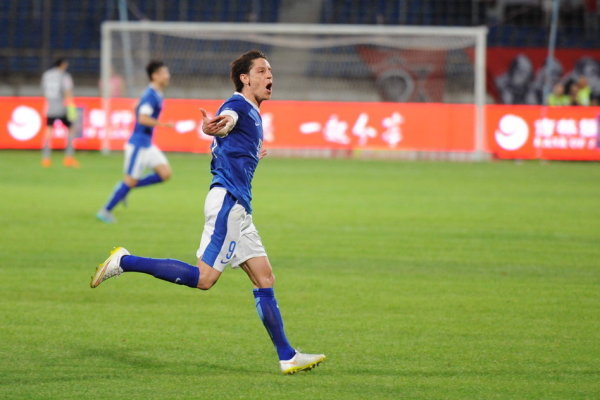 40歲詹姆斯三分破米勒升歷史第六，艾頓笑稱：小時候被他喂餅