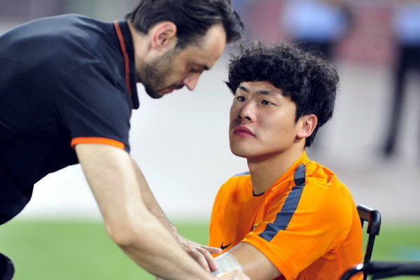 廠長出來走兩步