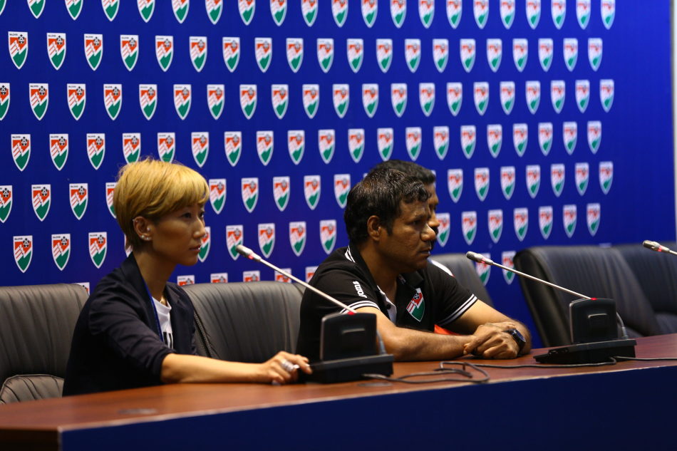 申京讀秒出手欲造約基奇犯規 兩人雙雙后倒 美媒：兩個人瘋狂假摔