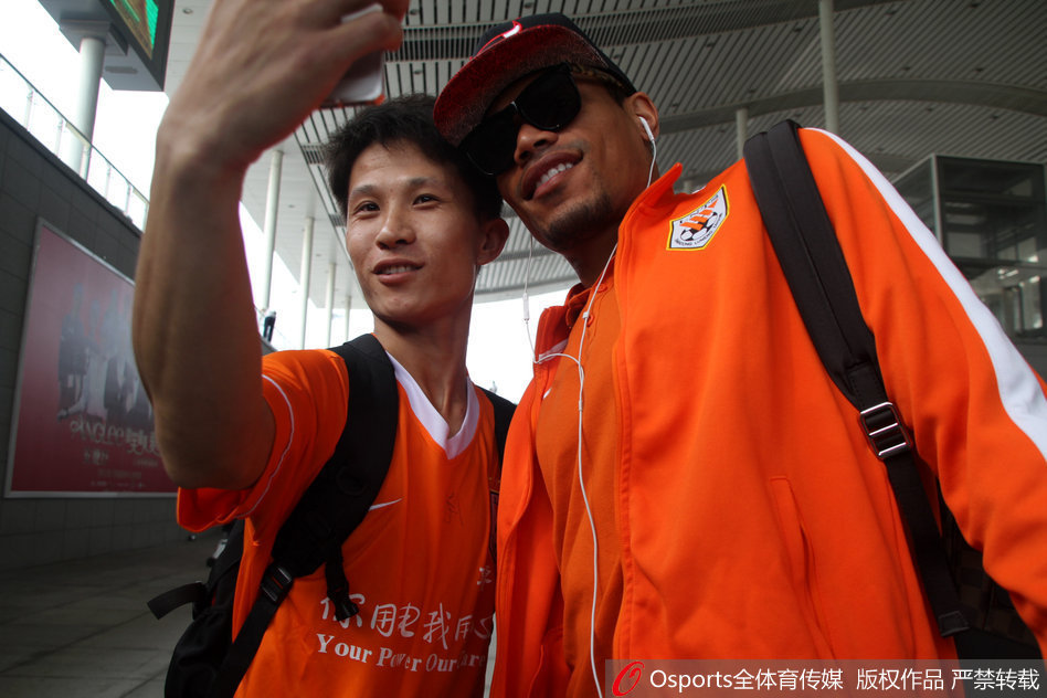 搞笑，勇士隊庫里承認過去經常在中場休息時看黑子的推文找動力