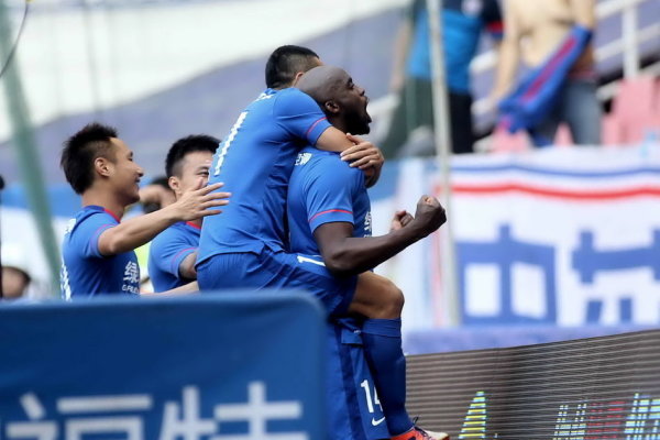 不敢怠慢！約基奇籃下防守申京被吹推人犯規 吃到個人第四犯